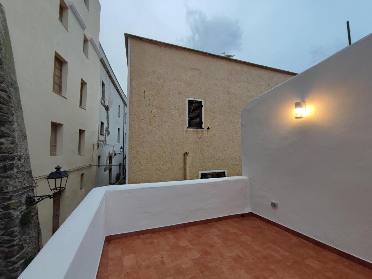 Residenza Nel Borgo L'Appusentu Bed & Breakfast Castelsardo Exterior photo