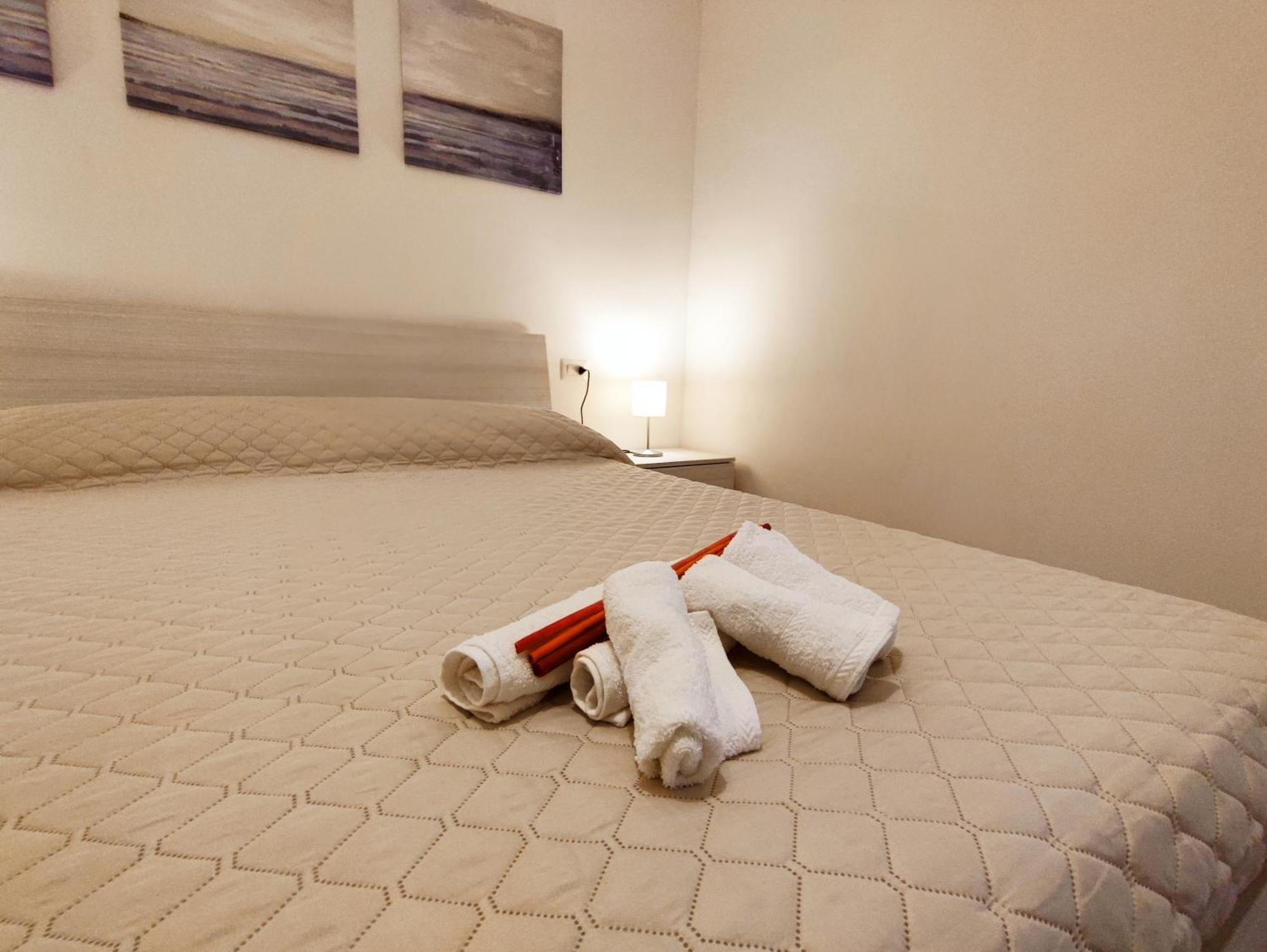 Residenza Nel Borgo L'Appusentu Bed & Breakfast Castelsardo Exterior photo